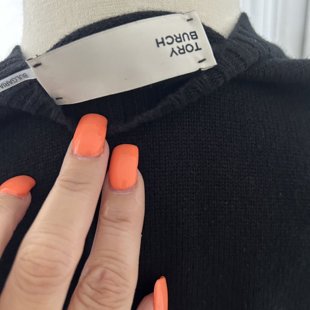 Tory Burch Cashmere sweater with logo! Size Medium. NWOT - Picture 8 of 10